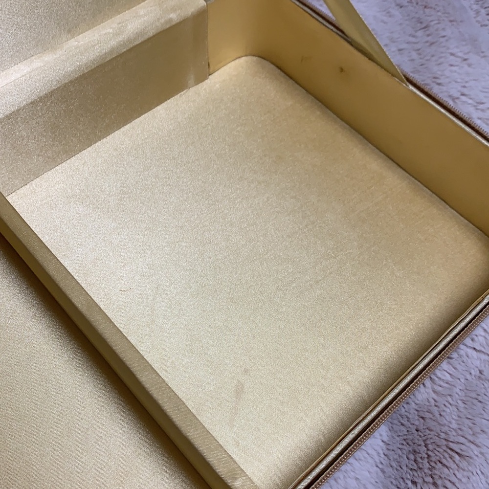 Estée Lauder hard makeup case - Picture 9 of 10